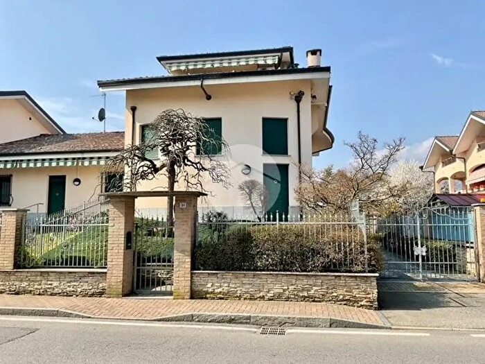 Casa con 5 locali in vendita in Via Fratelli Fiore, Leini
