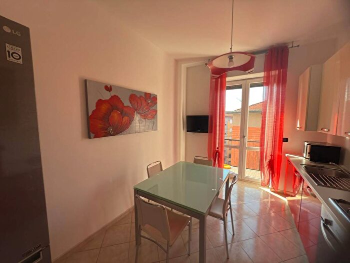 Appartamento trilocale in affitto in Via Medeghino, Cermenate Abbiategrasso, Milano