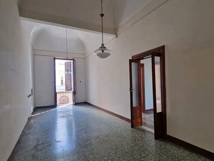 Appartamento con 6 locali in vendita in Corso Roma, Brindisi