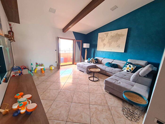 Appartamento quadrilocale in vendita in Via Porto, San Valentino Torio