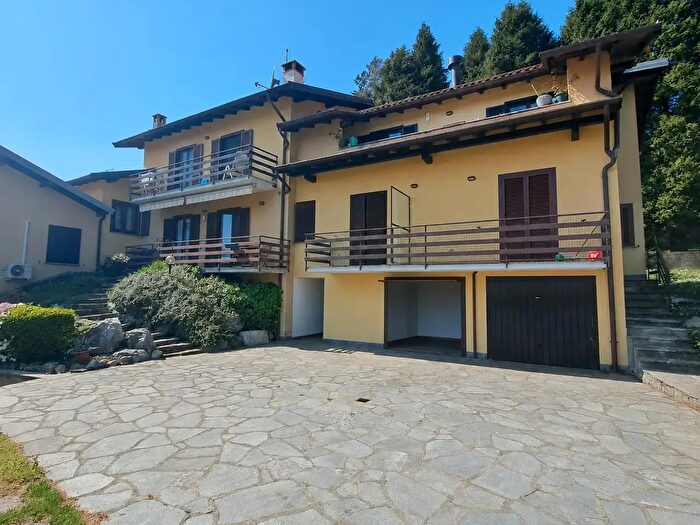 Appartamento trilocale in vendita in Montegrino Valtravaglia