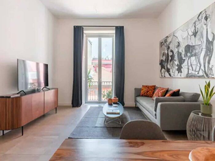 Appartamento trilocale in affitto in Vico Lungo Teatro Nuovo, Quartieri Spagnoli, Napoli