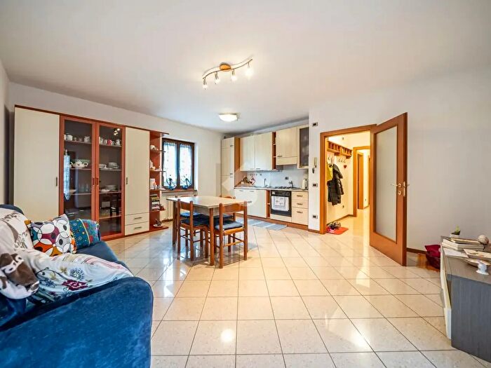 Appartamento trilocale in vendita in Via Venezia, Avio