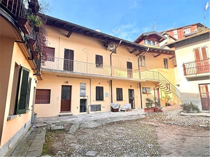Case in Vendita e in Affitto - 2