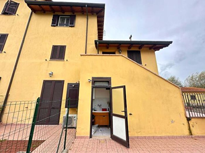 Casa quadrilocale in vendita in Via dei Laghetti, Assisi