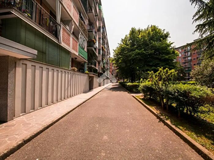 Appartamento trilocale in vendita in Via dei Salici, Milano