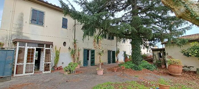 Casa quadrilocale in vendita in Cascina