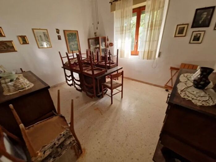 Casa con 9 locali in vendita in Melito Di Porto Salvo