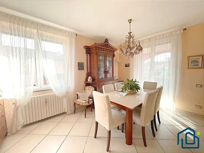 Casa con 5 locali in vendita in Arluno