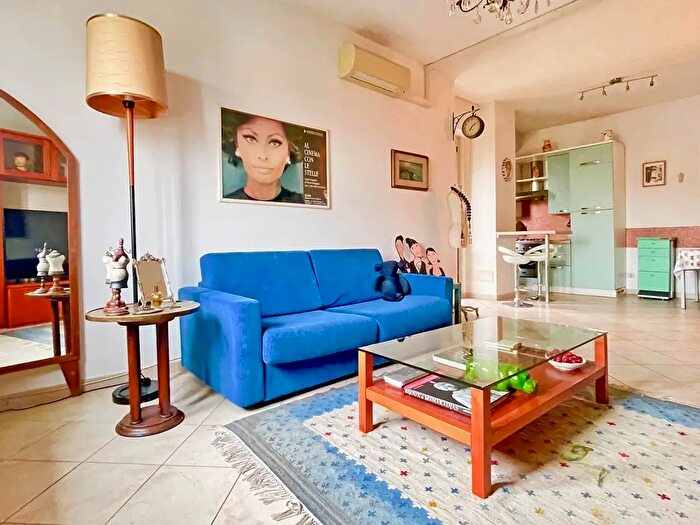 Appartamento quadrilocale in vendita in Via Lornzetti, Firenze