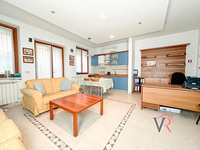 Appartamento bilocale in vendita in Via Zanardelli, Mairano