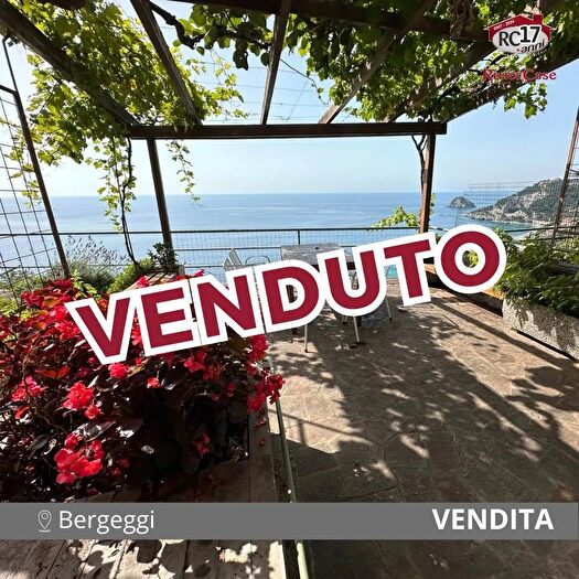 Appartamento trilocale in vendita in Bergeggi Savona Sv, Bergeggi