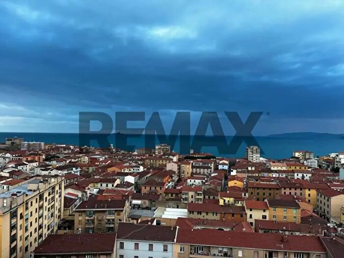 Appartamento con 5 locali in vendita in Piombino