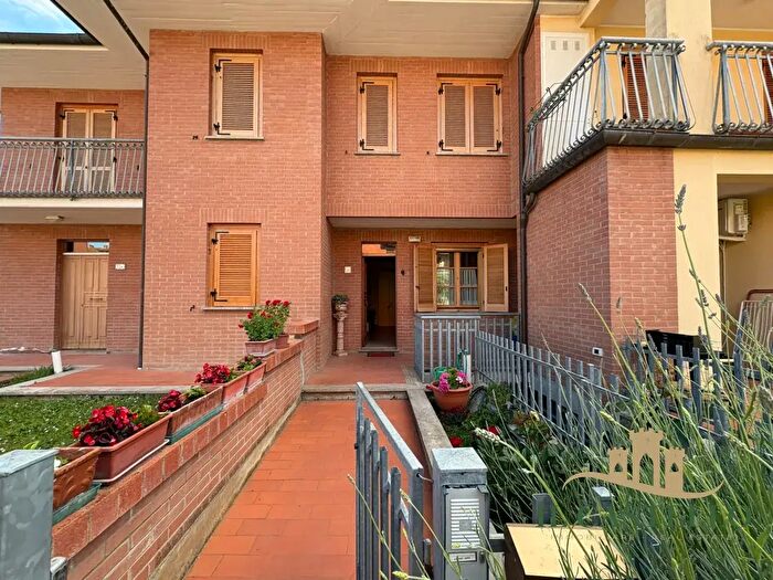 Appartamento trilocale in vendita in Castiglione Del Lago