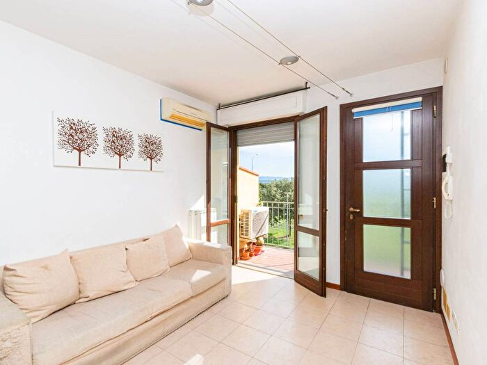Appartamento trilocale in vendita in Via delle Gardenie, Centro, Ponsacco