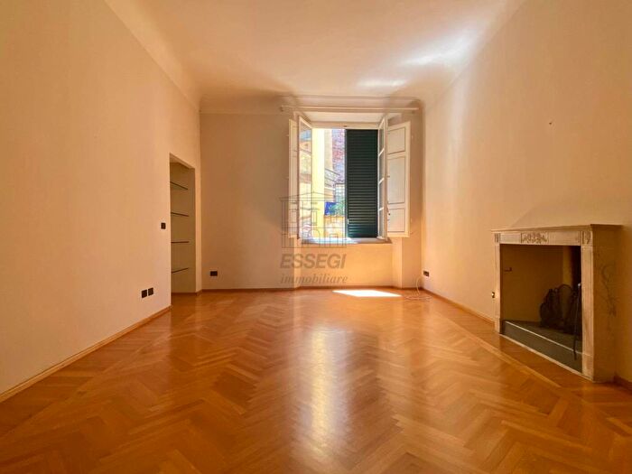 Appartamento con 6 locali in affitto in Corte Pini, Piazza Napoleone San Michele, Lucca