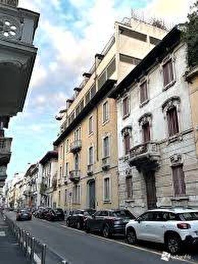 Appartamento trilocale in affitto in Via Gaetano Donizetti, Palestro, Milano