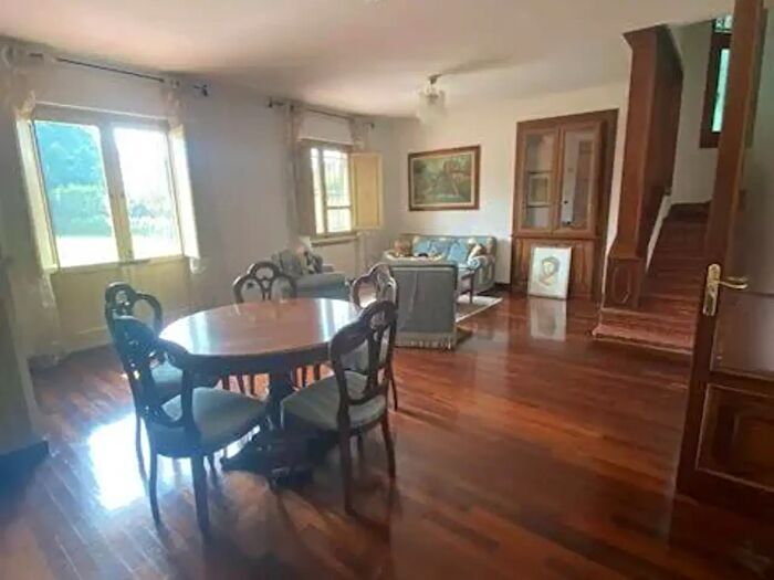 Casa con 13 locali in vendita in Pisa