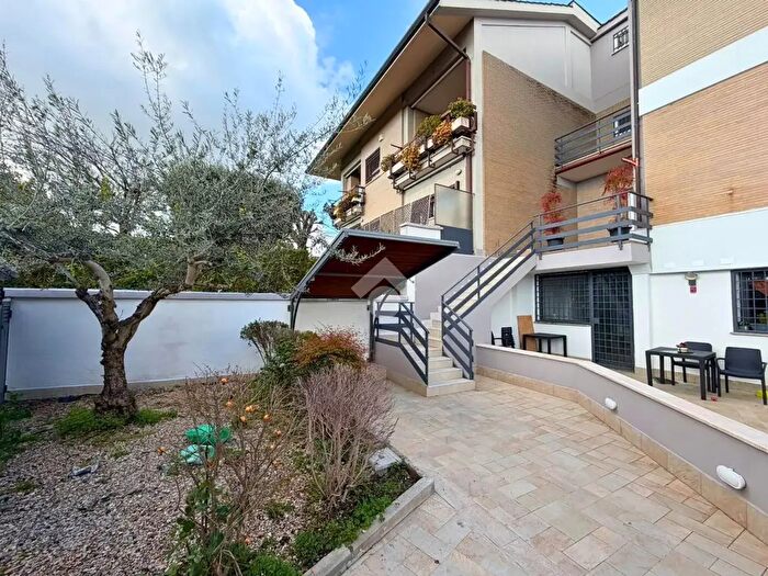 Appartamento bilocale in vendita in Via Ernesto Basile, Roma