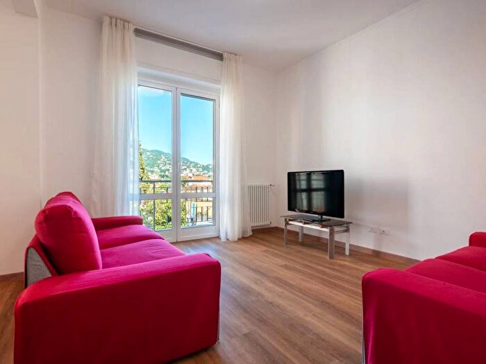 Appartamento quadrilocale in affitto in Via Privata Gattorno, Costaguta, Rapallo