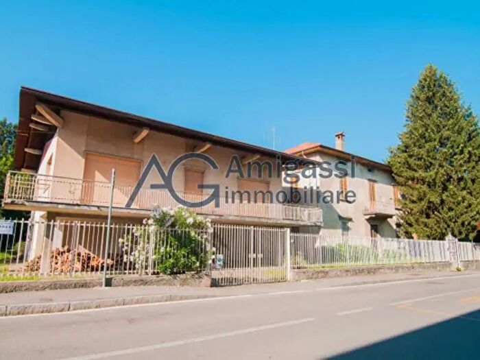 Casa con 6 locali in vendita in Via Campofiori, Alme