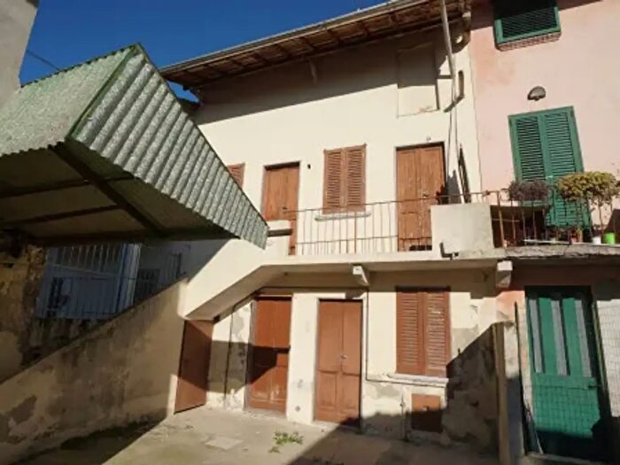 Casa con 6 locali in vendita in Via Montebello, Cassolnovo