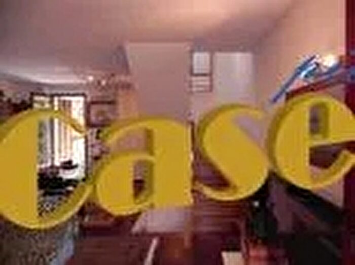 Casa con 7 locali in vendita in Camaiore