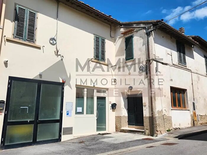 Appartamento con 7 locali in vendita in Montelupo Fiorentino