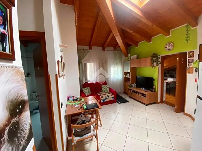 Appartamento bilocale in vendita in Via San Rocco, Cogollo Del Cengio
