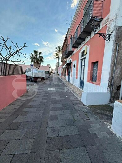 Appartamento trilocale in vendita in Via Risorgimento, Santa Marina Salina