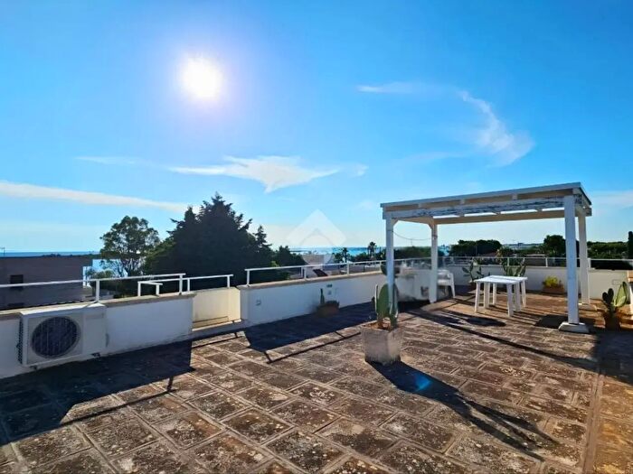 Casa con 6 locali in vendita in Via Amsterdam, Porto Cesareo