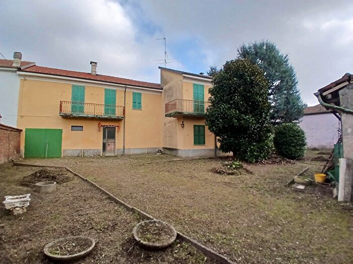 Casa con 5 locali in vendita in Mortara