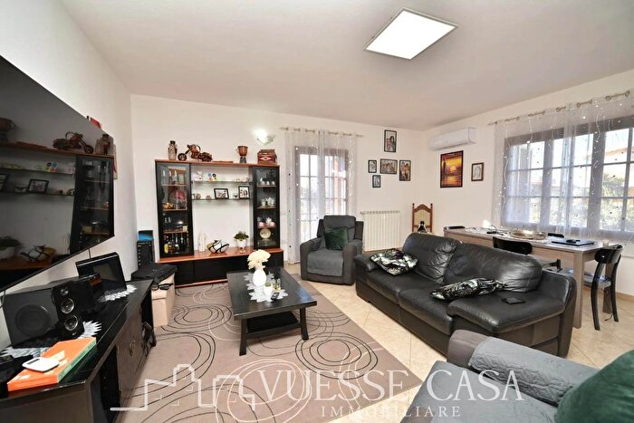 Appartamento con 8 locali in vendita in Via Cadorna Siniscola, Siniscola