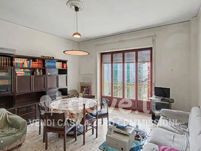 Appartamento trilocale in vendita in Via Rocco Galdieri, Salerno