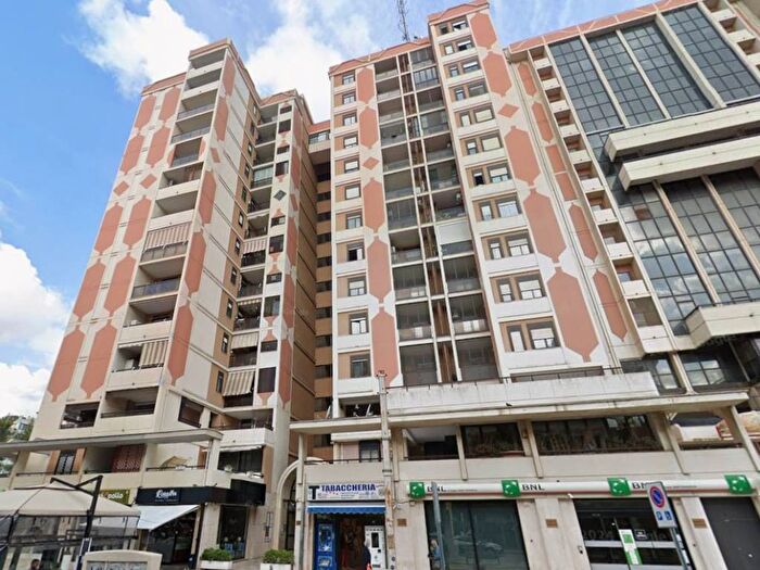Appartamento bilocale in affitto in Via Camillo Rosalba, Poggiofranco, Bari