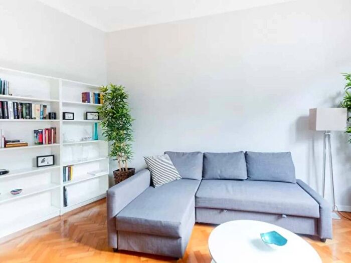Appartamento trilocale in affitto in Via Cesare Battisti, Guastalla, Milano