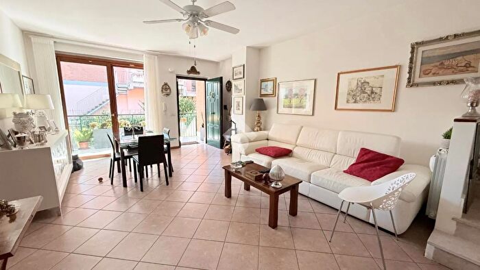 Casa con 5 locali in vendita in Viale degli Ulivi, Capena