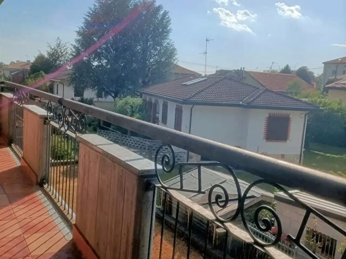 Appartamento quadrilocale in vendita in Via Pascoli, Trezzano Rosa