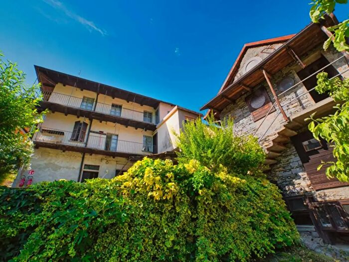 Casa con 8 locali in vendita in Seppiana, Borgomezzavalle