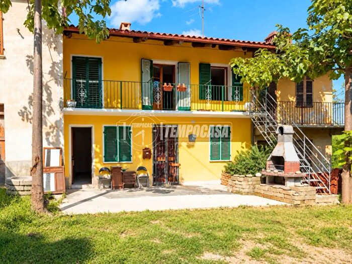 Appartamento quadrilocale in vendita in Via Antonio Robiola, Arignano