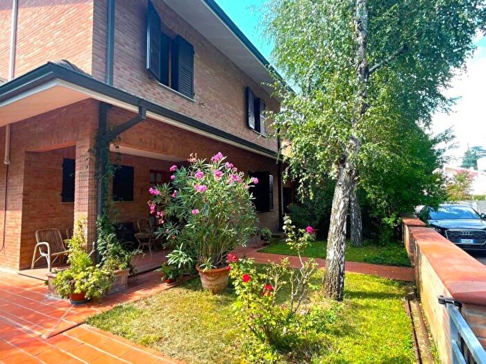 Casa con 6 locali in affitto in Via Achille Ferrari, Centro, Castelnuovo Rangone