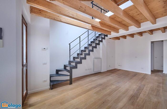 Appartamento bilocale in vendita in Via Centrale, Lierna