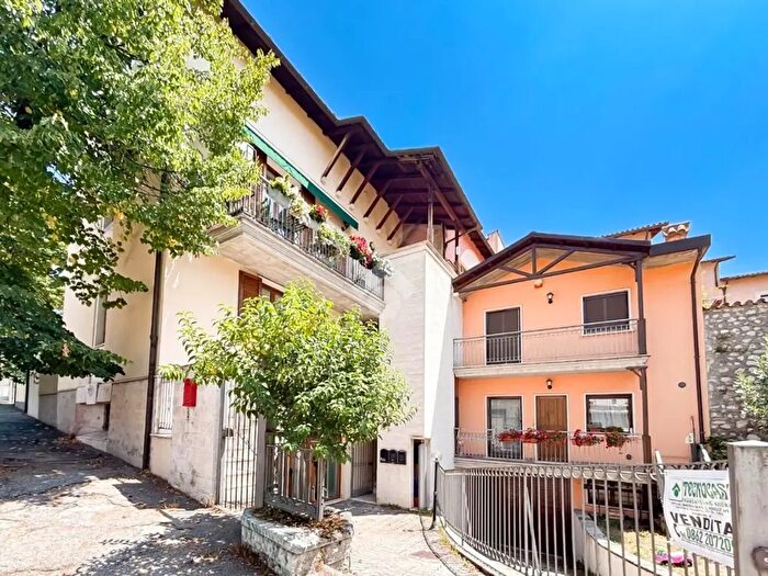 Appartamento con 5 locali in vendita in Viale Duca degli Abruzzi, L'Aquila