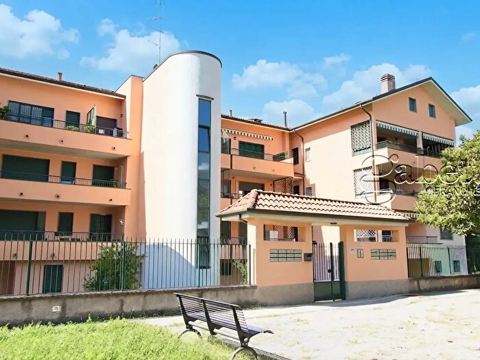 Appartamento trilocale in vendita in Via Toscanini, Pogliano Milanese