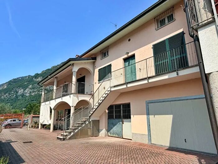Casa con 5 locali in vendita in Via Ciserino, Lierna