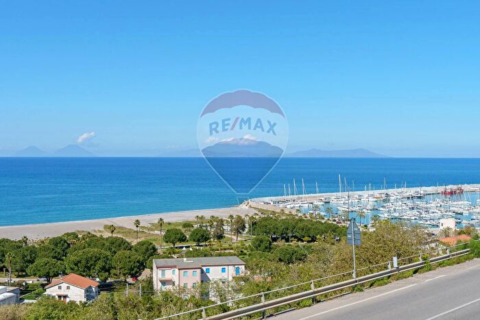 Appartamento trilocale in vendita in Via Nazionale Messina, Capo DOrlando