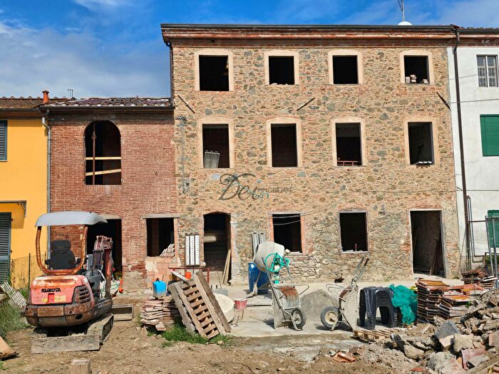 Appartamento con 5 locali in vendita in Via delle Pianacce, Capannori