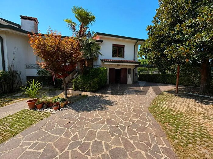 Casa con 5 locali in vendita in Saccolongo