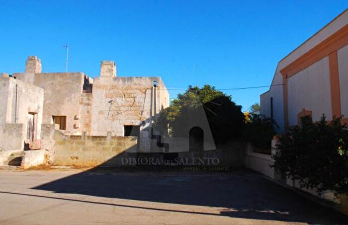 Casa bilocale in vendita in Via Petrose, Gagliano Del Capo