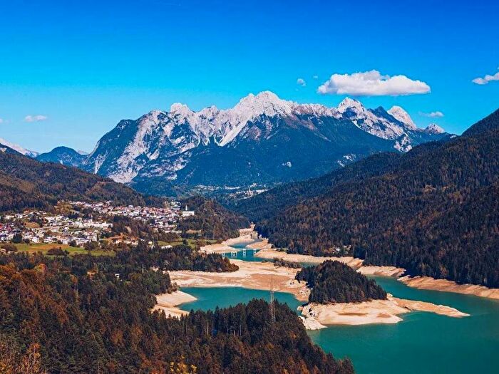 Appartamento quadrilocale in affitto in Località La Bella No Number, Centro, Calalzo di Cadore